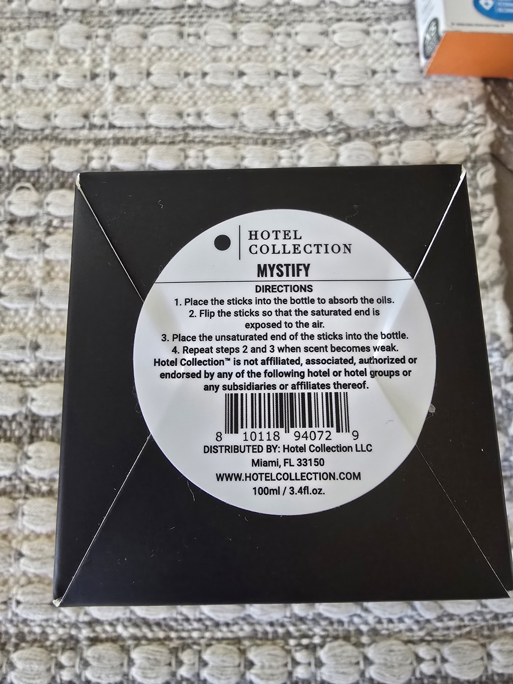 Hotel Collection Mystify Reed Diffuser Box - Black & White